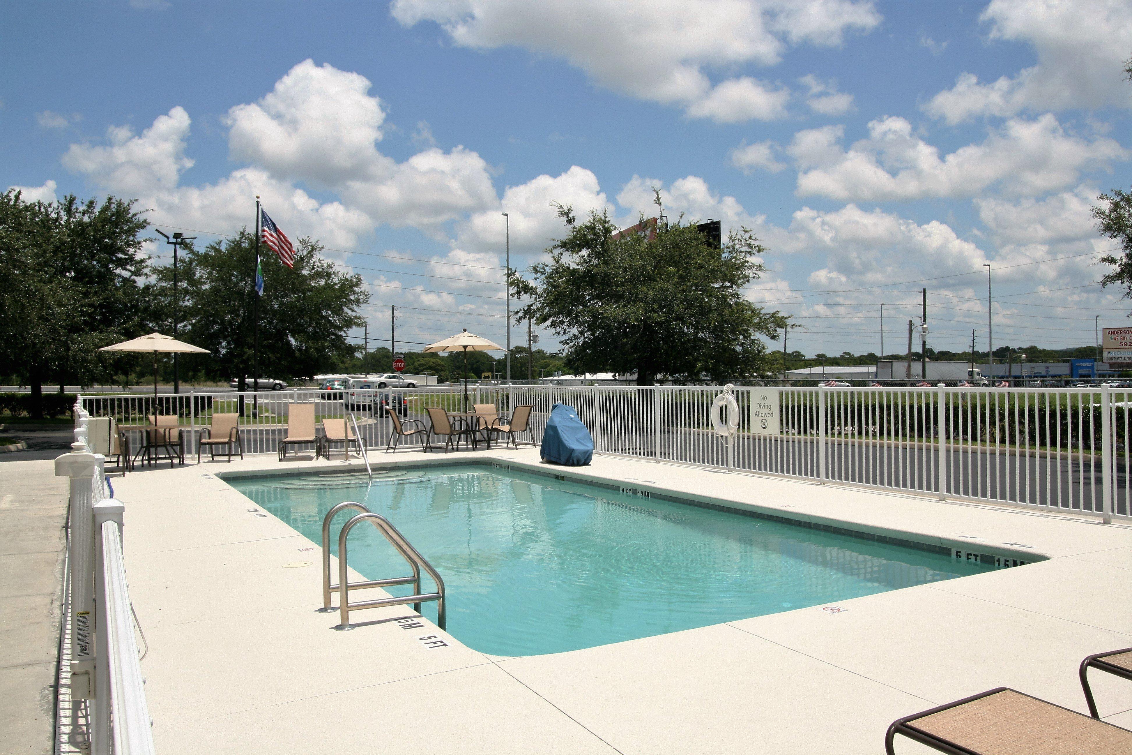 Holiday Inn Express Hotel & Suites Brooksville West, An Ihg Hotel Esterno foto