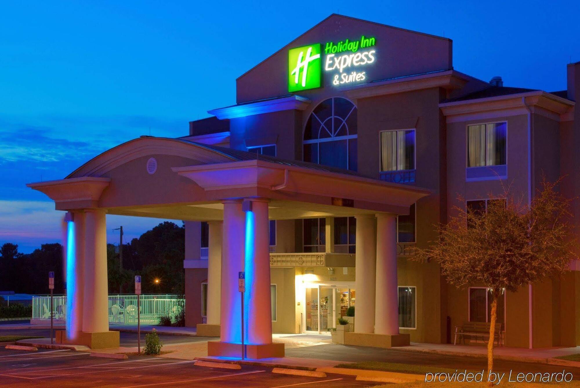 Holiday Inn Express Hotel & Suites Brooksville West, An Ihg Hotel Esterno foto